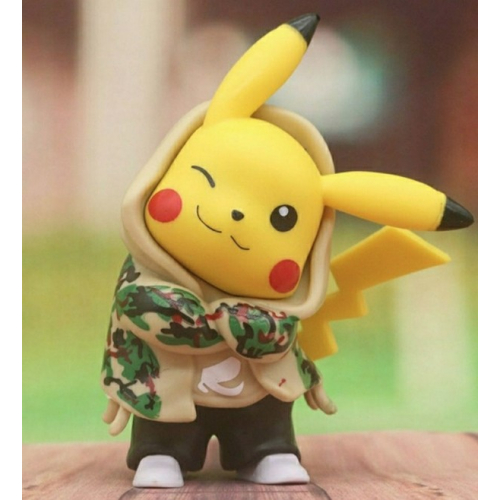 Pokémon - Figurine Pikachu en treilli vert